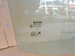 SZYBA DRZWI PRAWY PRZÓD NISSAN ALMERA TINO 2002 2.2 DI